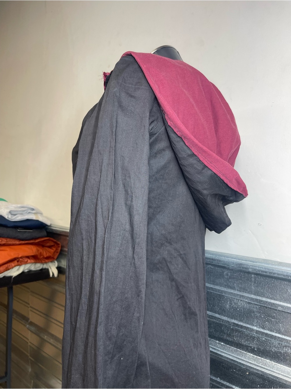 Vintage 1970s Gothic Hooded Cape Cloak Black Medieval Renaissance Fair Vampire - Picture 10 of 16